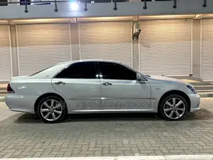 Toyota Crown 2006 Silver