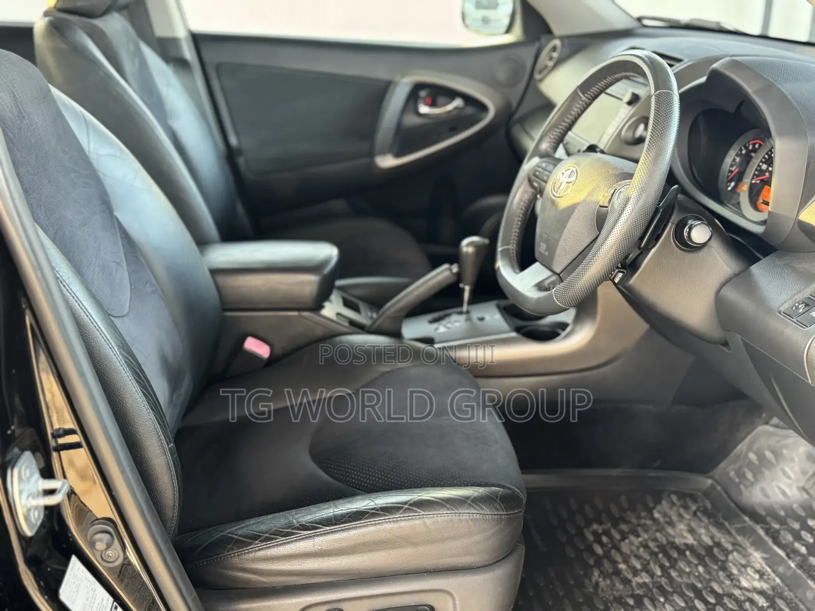 Toyota RAV4 2.5 2011 Black