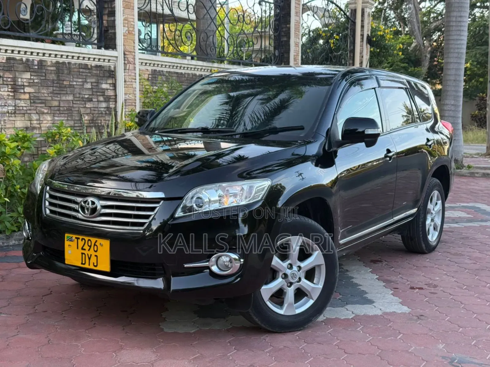 Toyota Vanguard 2011 Black