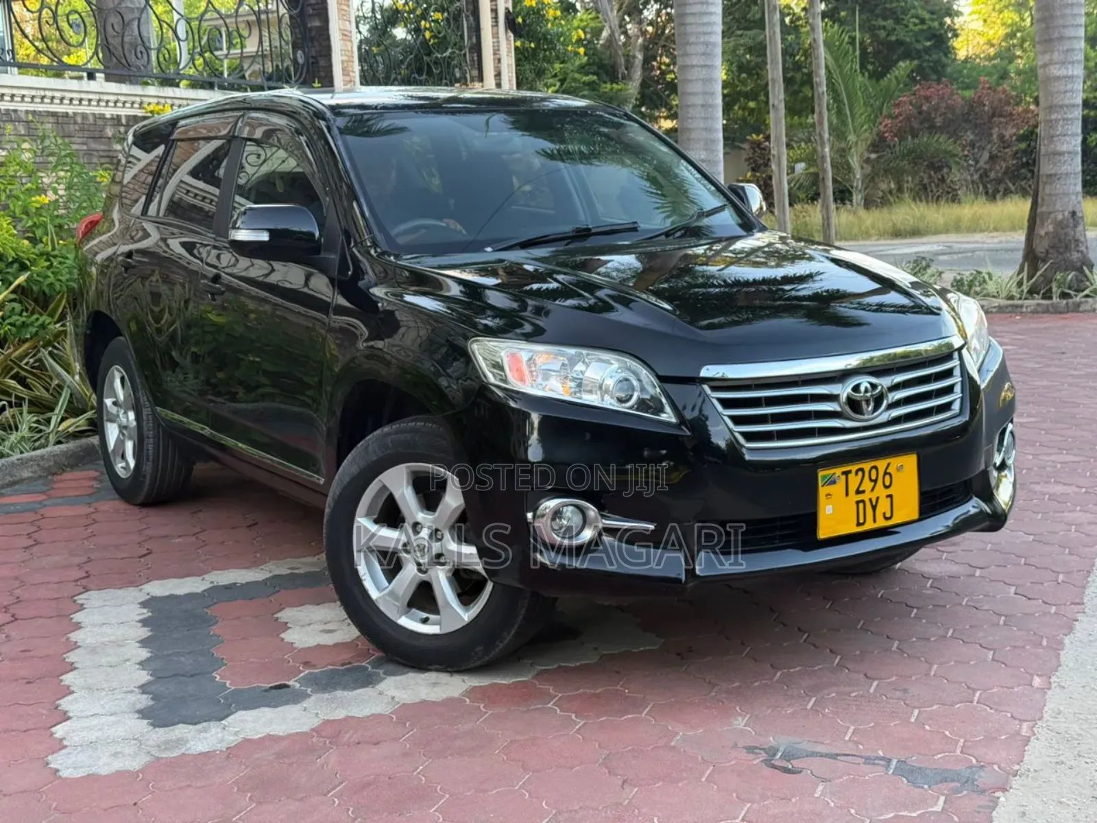 Toyota Vanguard 2011 Black