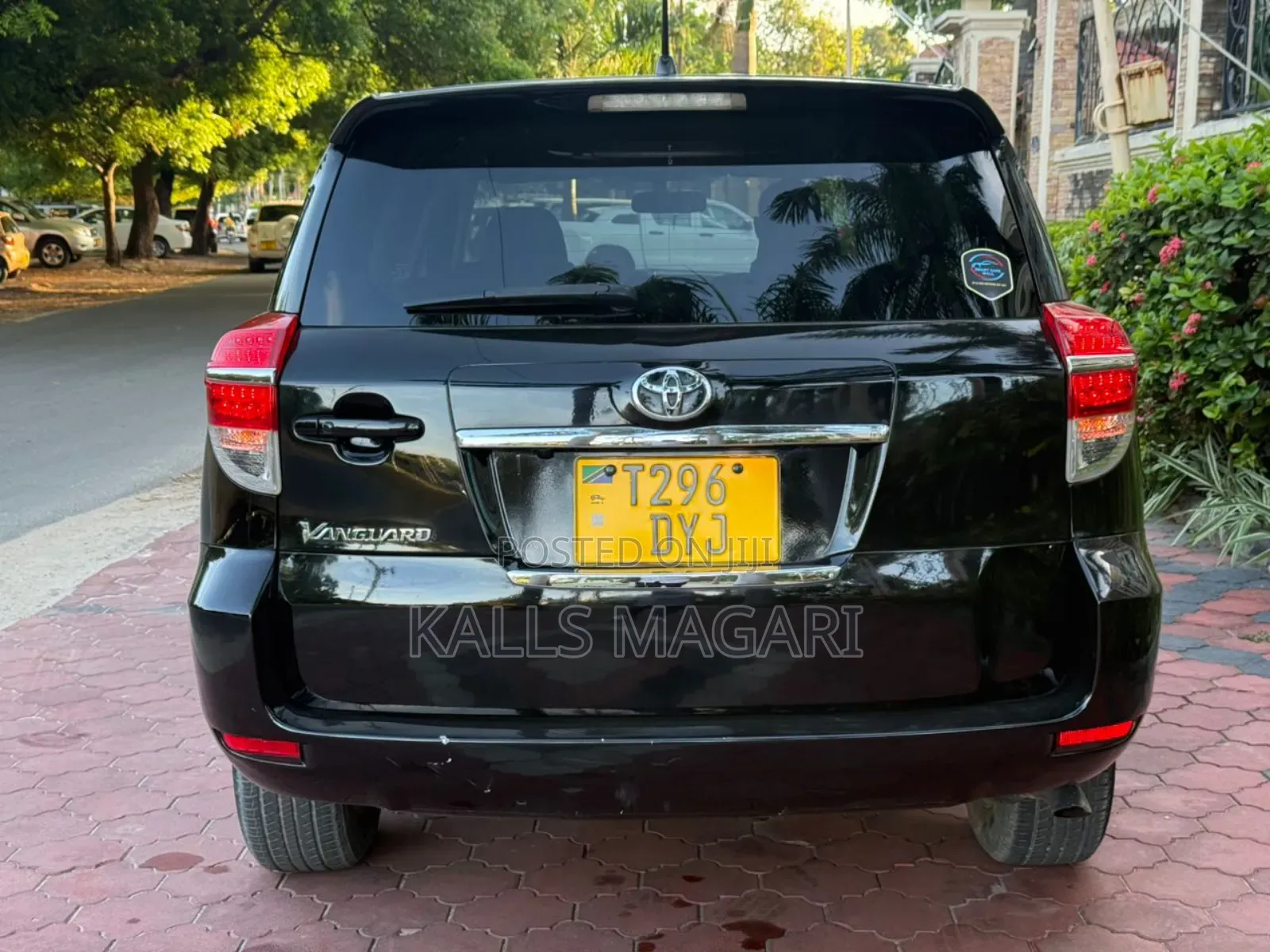 Toyota Vanguard 2011 Black