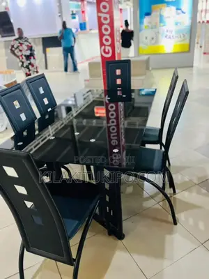 Top Glass Dinning Table With 6 Chairs