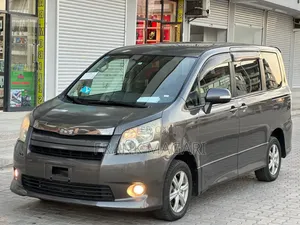 Toyota Noah 2008 Gray