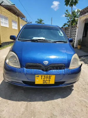Toyota Vitz 2004 Blue
