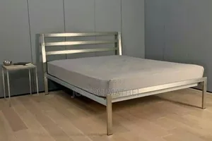 Kitanda Simple 5x6 Chuma Na Bed Side