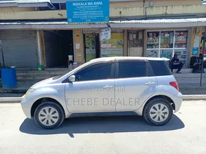 Toyota IST 2004 Silver