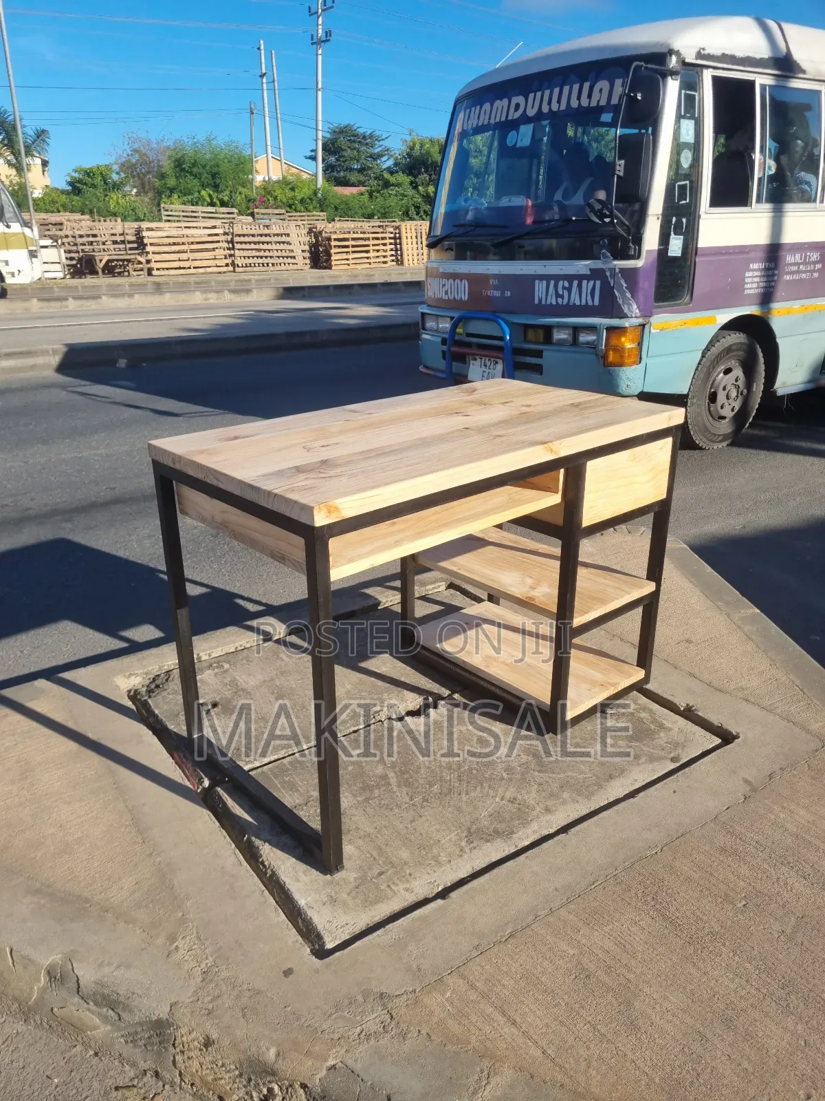 Meza Ya Office Una Weza Itumia Ata Nyumbani