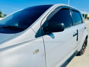 Toyota IST 2004 Silver