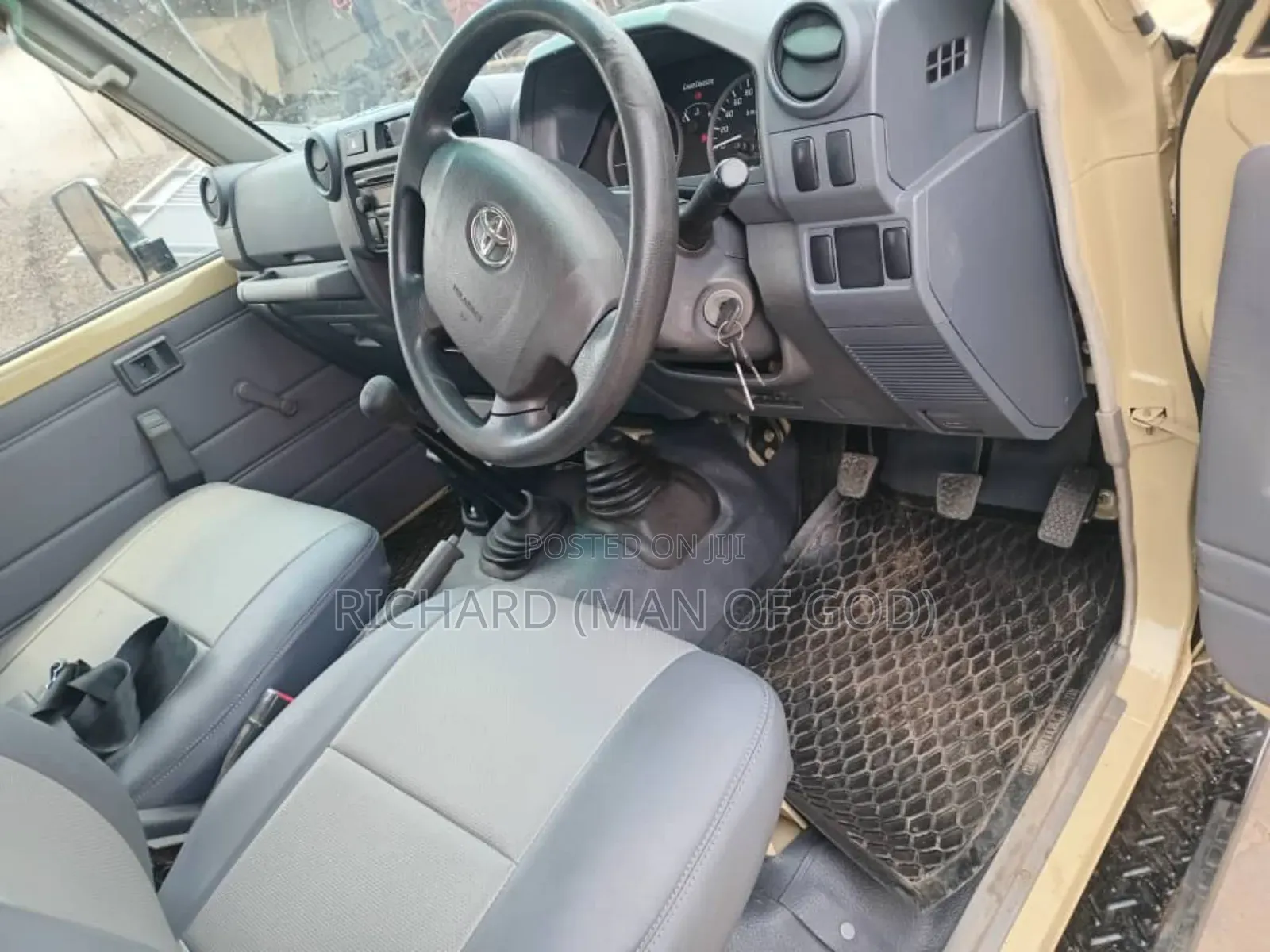 Toyota Land Cruiser 2017 Beige