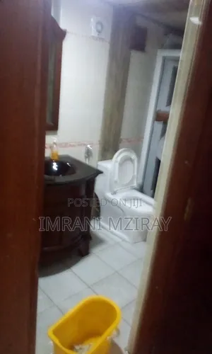 5bdrm House in Upanga East for sale