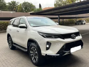 Toyota Fortuner 2023 White