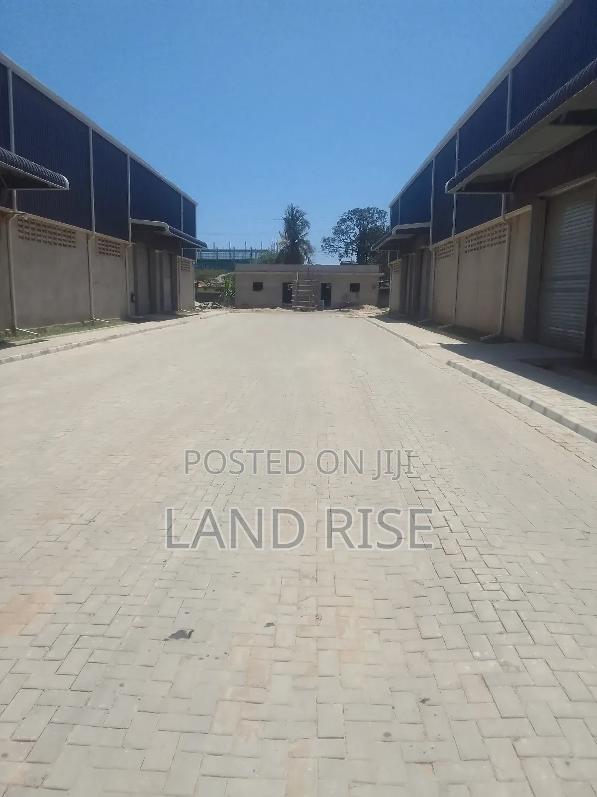 2000 SQM Warehouse in Tegeta