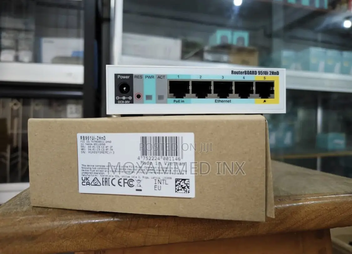 Mikrotik Router • Rb951ui-2hnd
