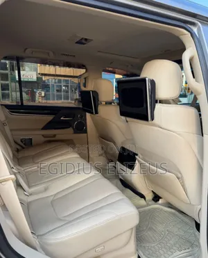 Lexus LX 2015 Silver