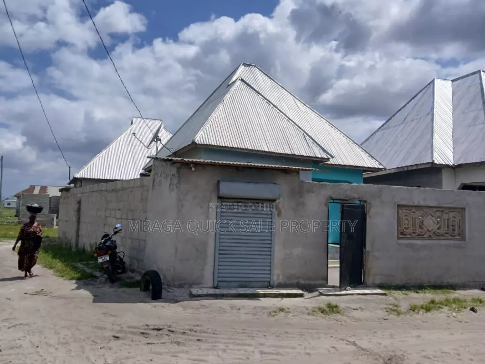 3bdrm House in Msongora, Msongola for sale