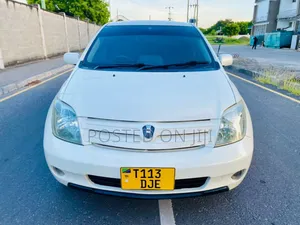 Toyota IST 2004 White