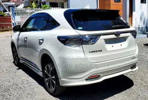 Toyota Harrier 2.0 2016 White