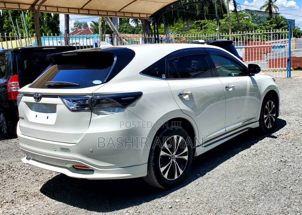 Toyota Harrier 2.0 2016 White
