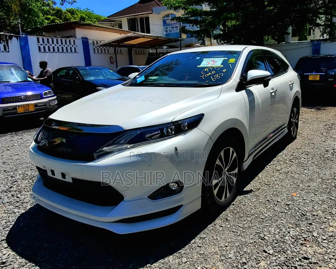 Toyota Harrier 2.0 2016 White