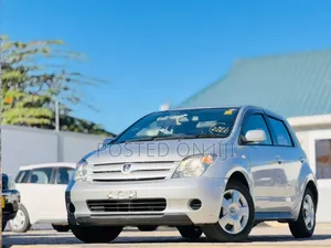 Toyota IST 2005 Silver