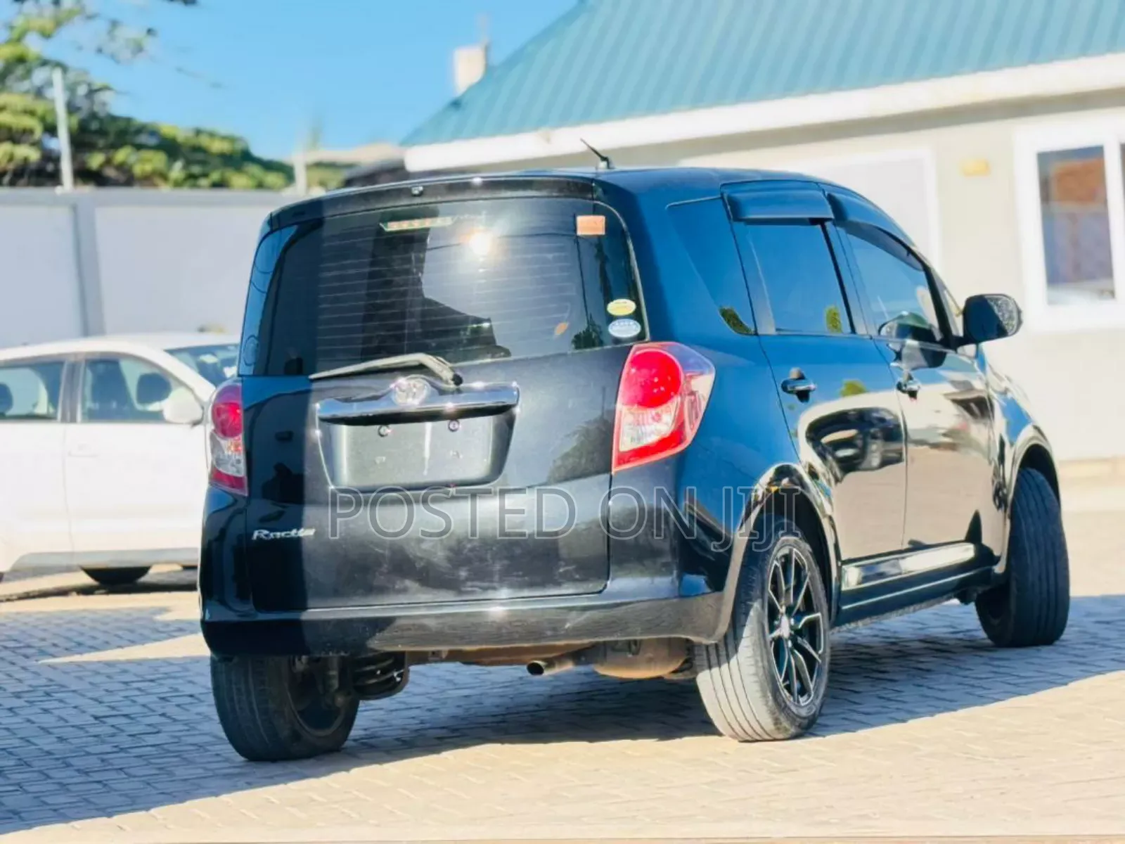 Toyota Ractis 1.3 FWD 2009 Black