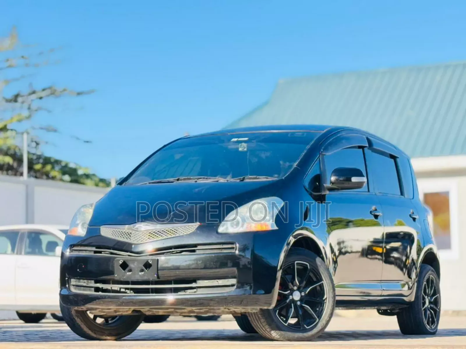 Toyota Ractis 1.3 FWD 2009 Black