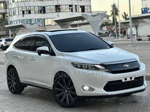Toyota Harrier 2.0 4WD 2014 White