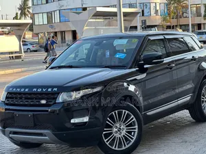 Land Rover Range Rover Evoque Pure AWD 5-Door 2013 Black