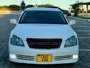 Toyota Crown 2006 White