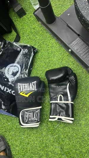 Boxing Gloves Medium Quality.