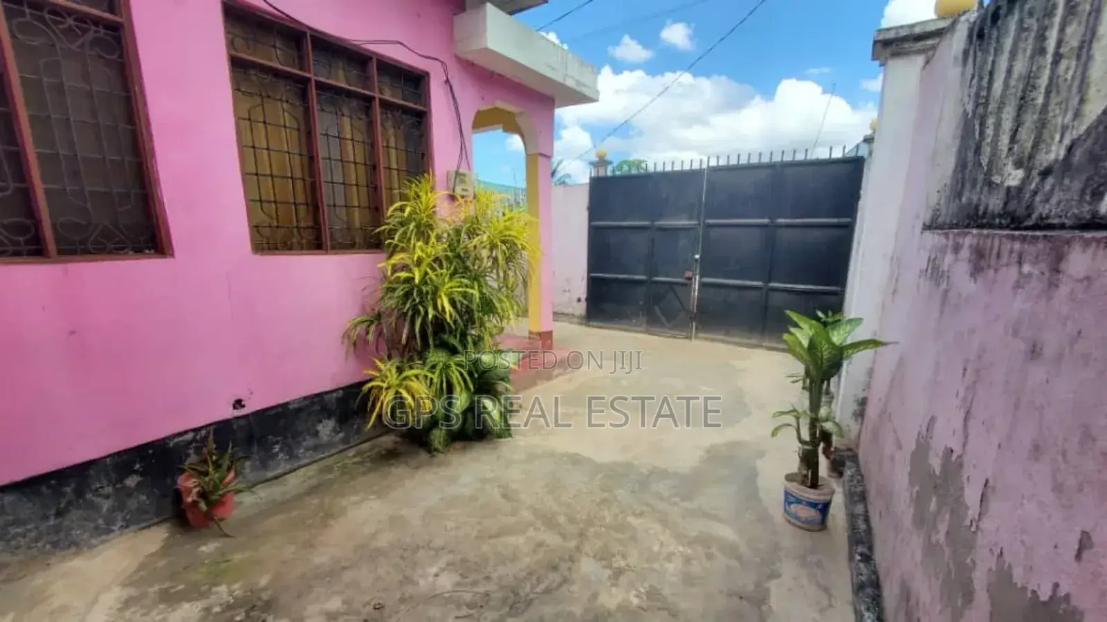 3bdrm House in Chamazi, Temeke for sale