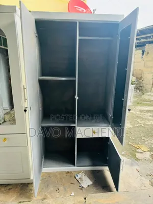 Makabati Ya Nguo