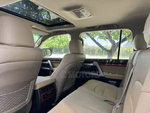 Toyota Land Cruiser 2012 Silver