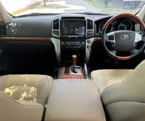 Toyota Land Cruiser 2012 Silver