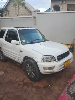 Toyota RAV4 Automatic 2002 White
