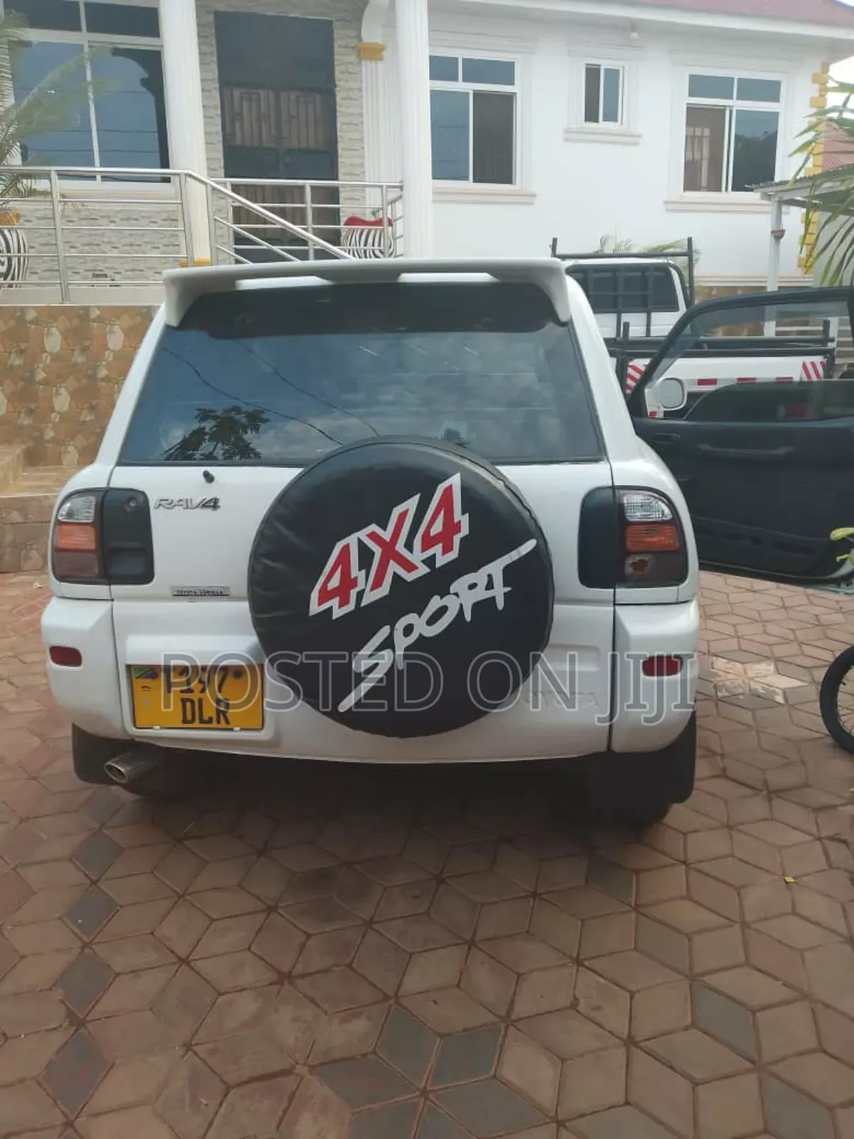 Toyota RAV4 Automatic 2002 White
