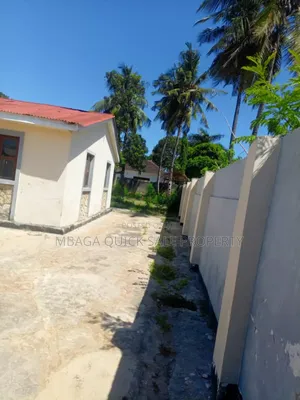 4bdrm House in Kunduchi Beach for sale