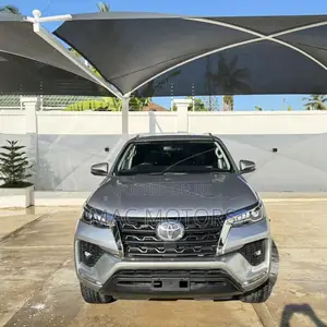 Toyota Fortuner 2.8 D AWD 2021 Silver