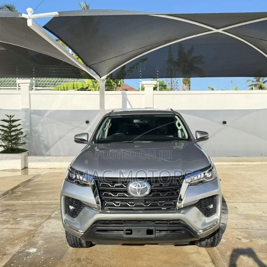 Toyota Fortuner 2.8 D AWD 2021 Silver