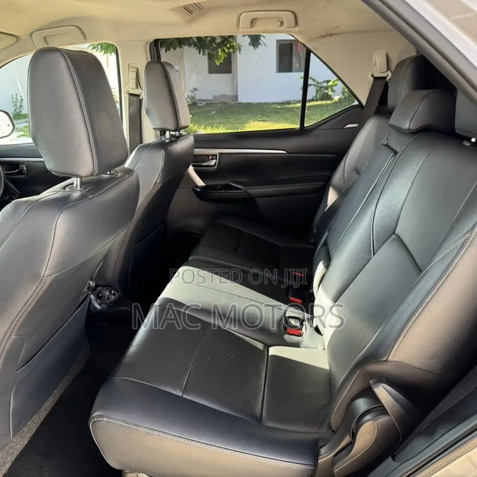 Toyota Fortuner 2.8 D AWD 2021 Silver
