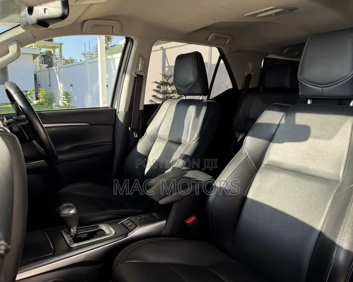 Toyota Fortuner 2.8 D AWD 2021 Silver