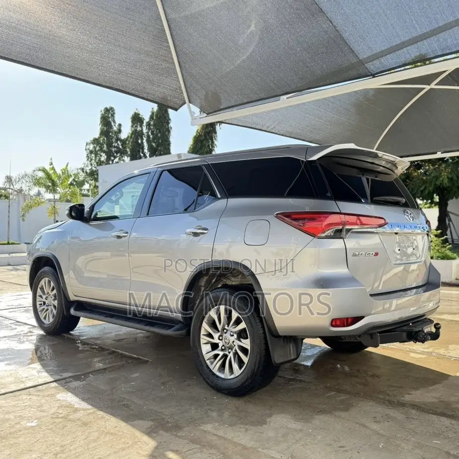 Toyota Fortuner 2.8 D AWD 2021 Silver