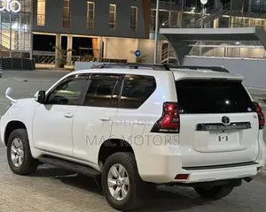 Toyota Land Cruiser Prado 2018 White