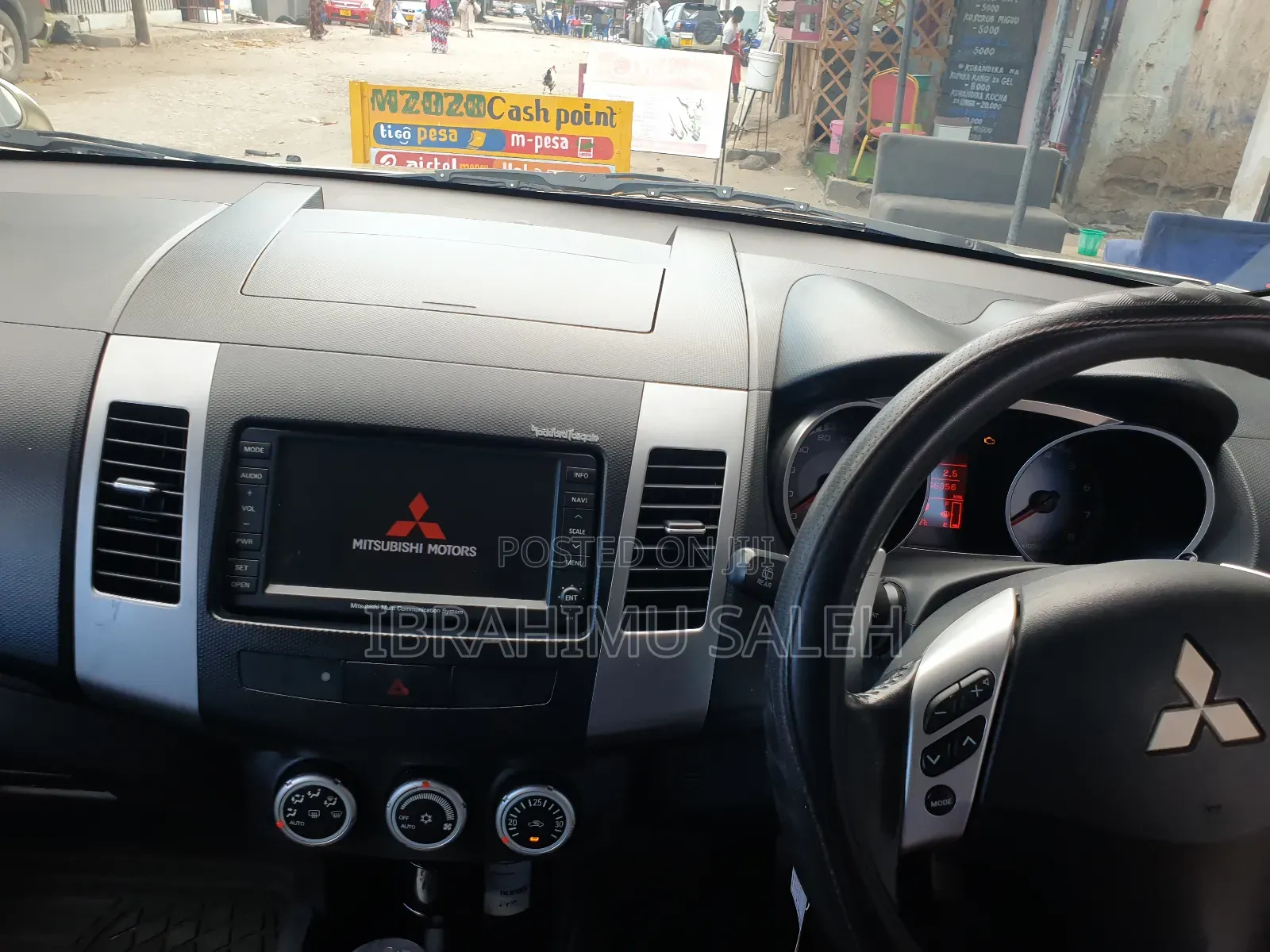 Mitsubishi Outlander 2010 Gold