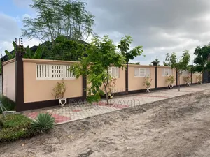 5bdrm House in Kibada, Kigamboni for sale