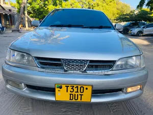 Toyota Carina 2000 Silver