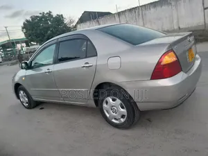 Toyota Corolla 2000 Silver