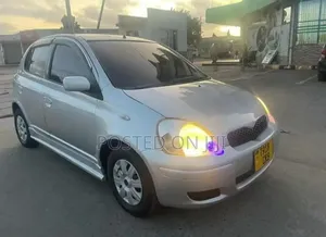 Toyota Vitz 2003 Silver