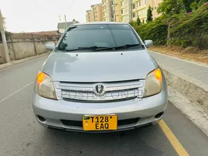 Toyota IST 2005 Silver