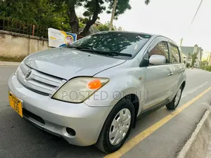 Toyota IST 2005 Silver